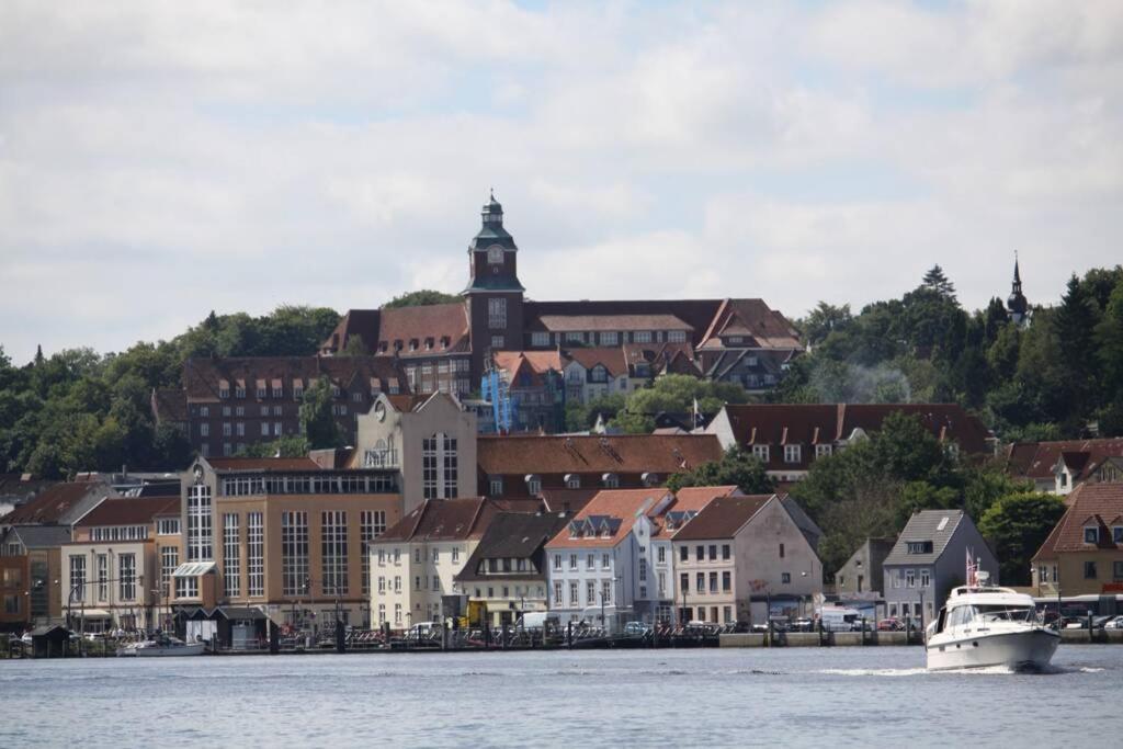 Gemuetliche Haushaelfte Mit Garten Und Terrasse Flensburg Dış mekan fotoğraf