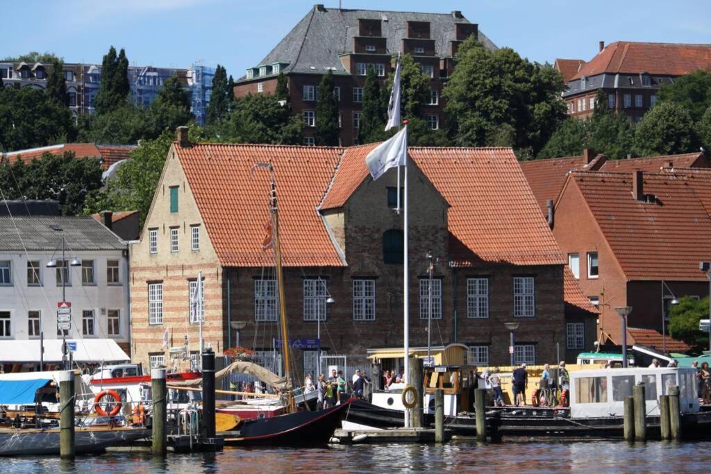 Gemuetliche Haushaelfte Mit Garten Und Terrasse Flensburg Dış mekan fotoğraf