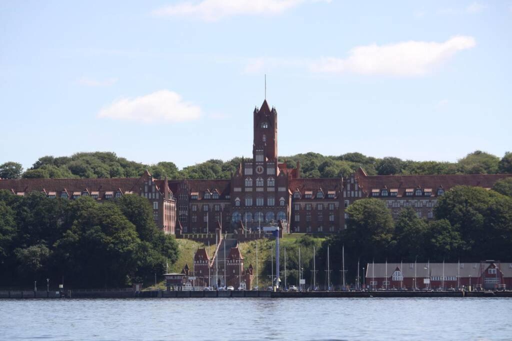 Gemuetliche Haushaelfte Mit Garten Und Terrasse Flensburg Dış mekan fotoğraf