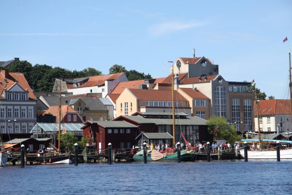 Gemuetliche Haushaelfte Mit Garten Und Terrasse Flensburg Dış mekan fotoğraf